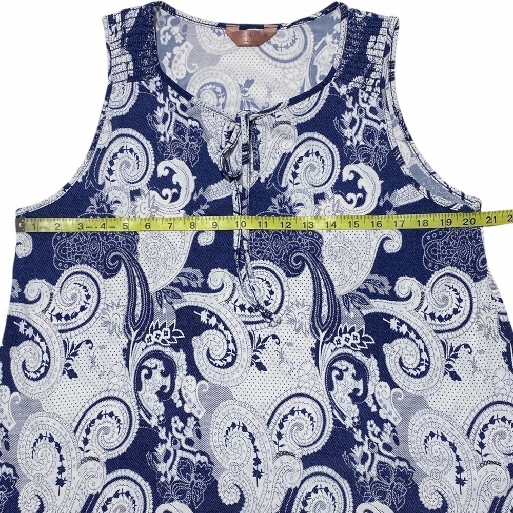 Sjs Blue & White Paisley Keyhole Sleeveless Blouse - Picture 7 of 11